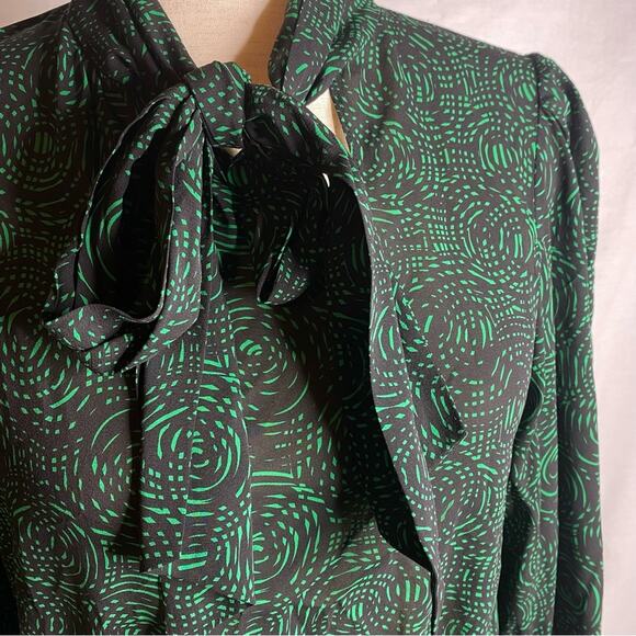 Alice + Olivia silk blend blouse tie neck bow long sleeve printed smocked - Picture 2 of 6